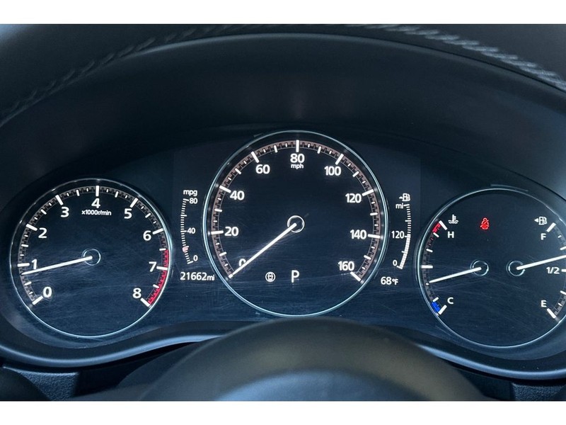 Mazda CX-30 Vehicle Full-screen Gallery Image 29