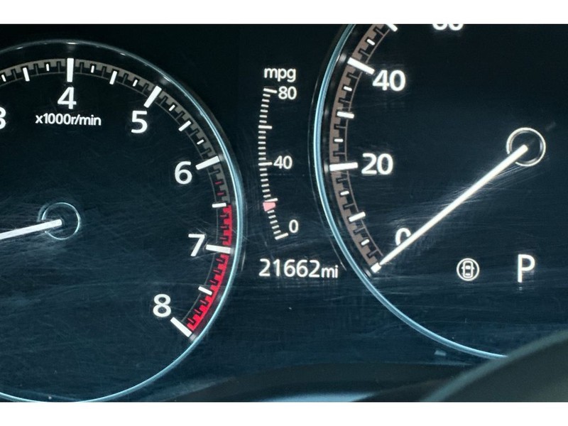 Mazda CX-30 Vehicle Full-screen Gallery Image 30