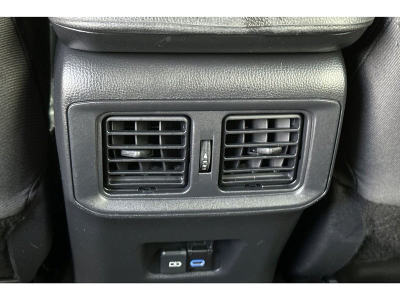 Toyota RAV4 Vehicle Full-screen Gallery Image 14