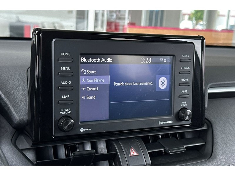 Toyota RAV4 Vehicle Full-screen Gallery Image 21