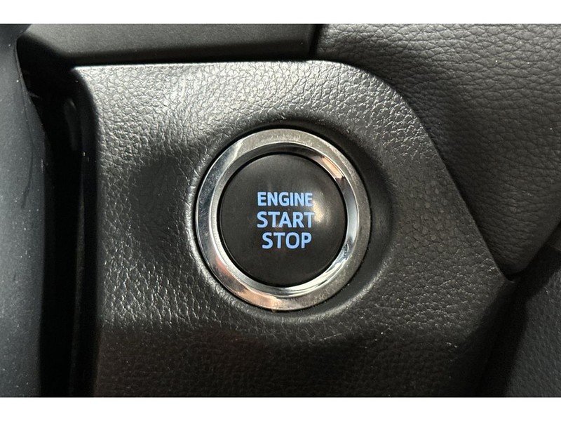 Toyota RAV4 Vehicle Full-screen Gallery Image 25