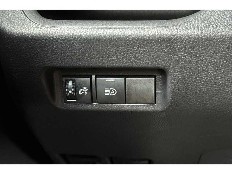 Toyota RAV4 Vehicle Full-screen Gallery Image 31