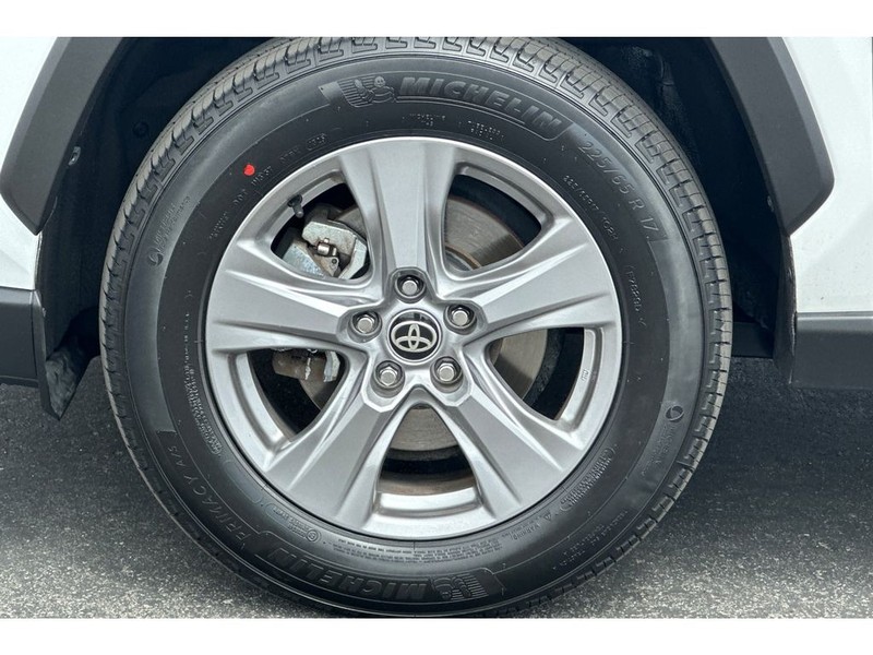 Toyota RAV4 Vehicle Full-screen Gallery Image 32
