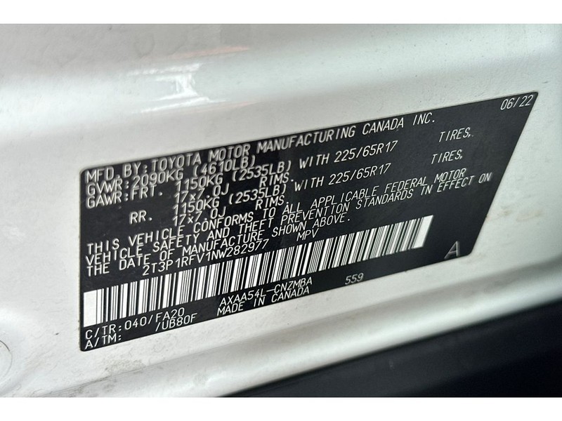 Toyota RAV4 Vehicle Full-screen Gallery Image 34