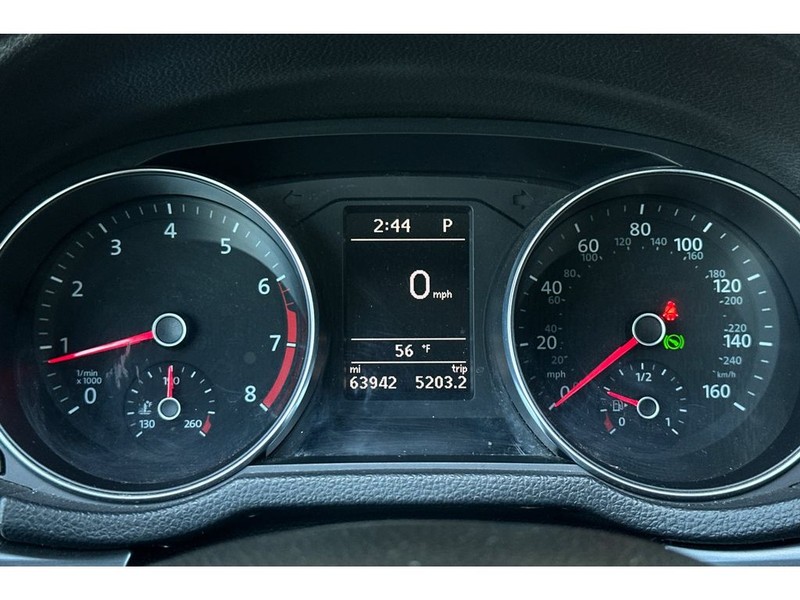 Volkswagen Passat Vehicle Full-screen Gallery Image 26
