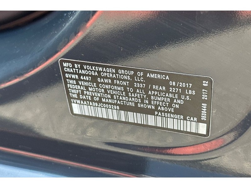 Volkswagen Passat Vehicle Full-screen Gallery Image 31
