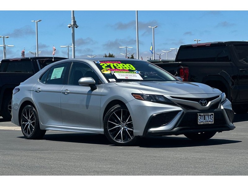 Toyota Camry Vehicle Full-screen Gallery Image 02