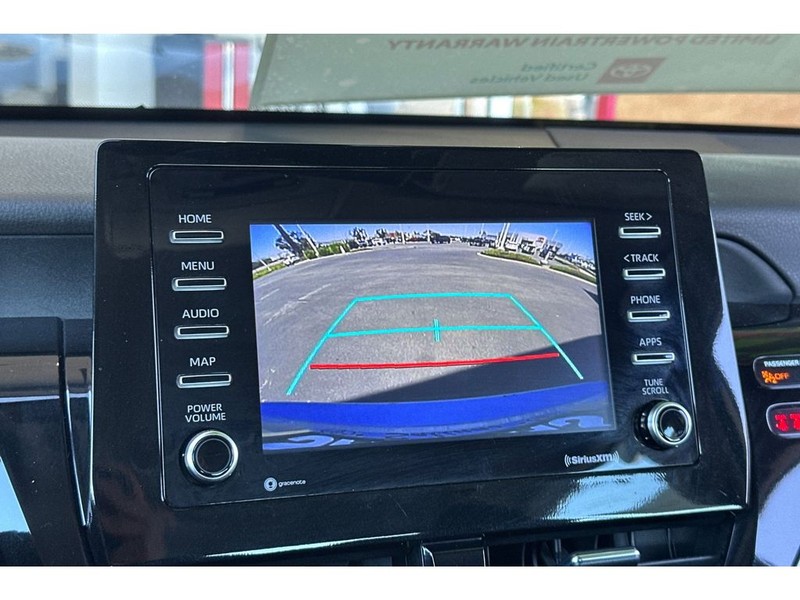 Toyota Camry Vehicle Full-screen Gallery Image 20