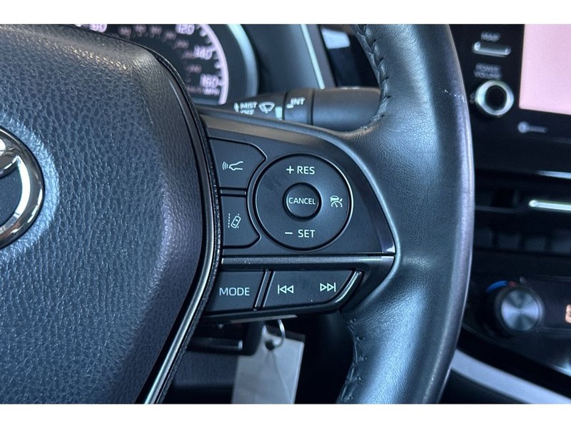 Toyota Camry Vehicle Full-screen Gallery Image 25