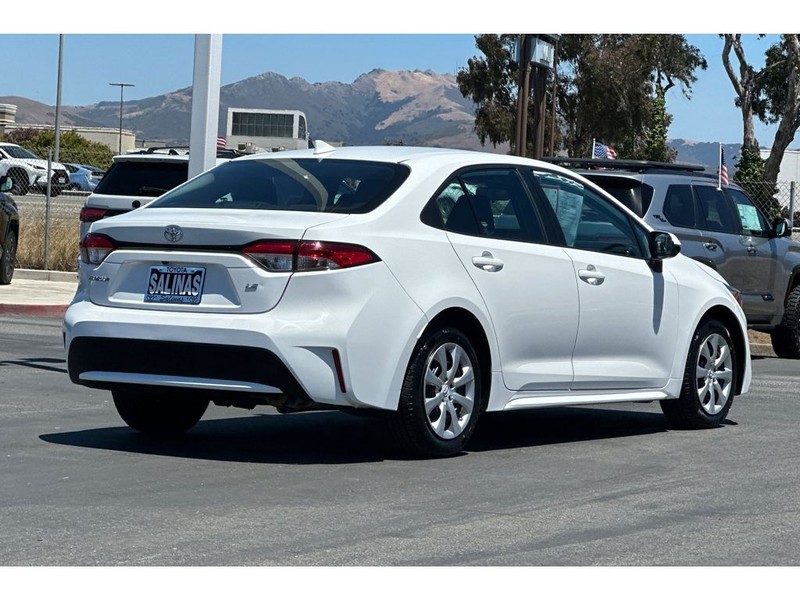 Toyota Corolla Vehicle Full-screen Gallery Image 04