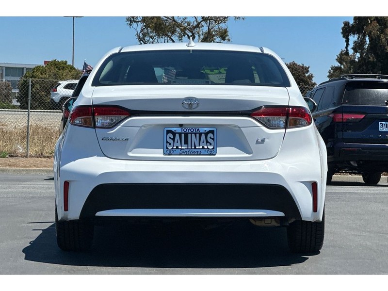 Toyota Corolla Vehicle Full-screen Gallery Image 05