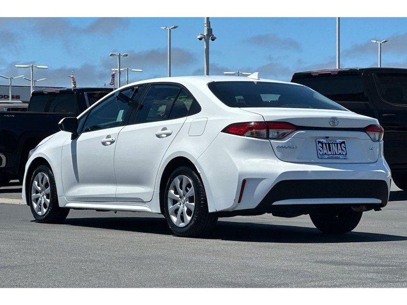 Toyota Corolla Vehicle Full-screen Gallery Image 06