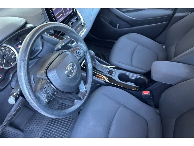 Toyota Corolla Vehicle Full-screen Gallery Image 10