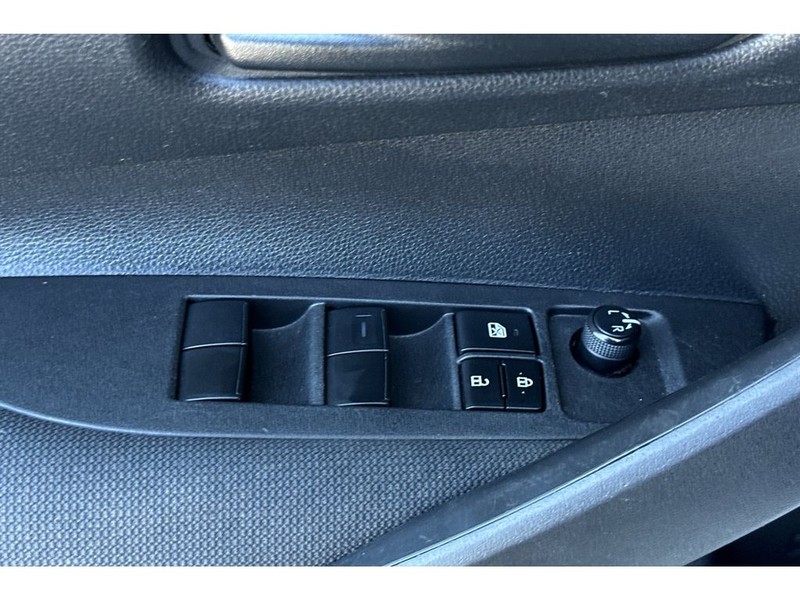 Toyota Corolla Vehicle Full-screen Gallery Image 12