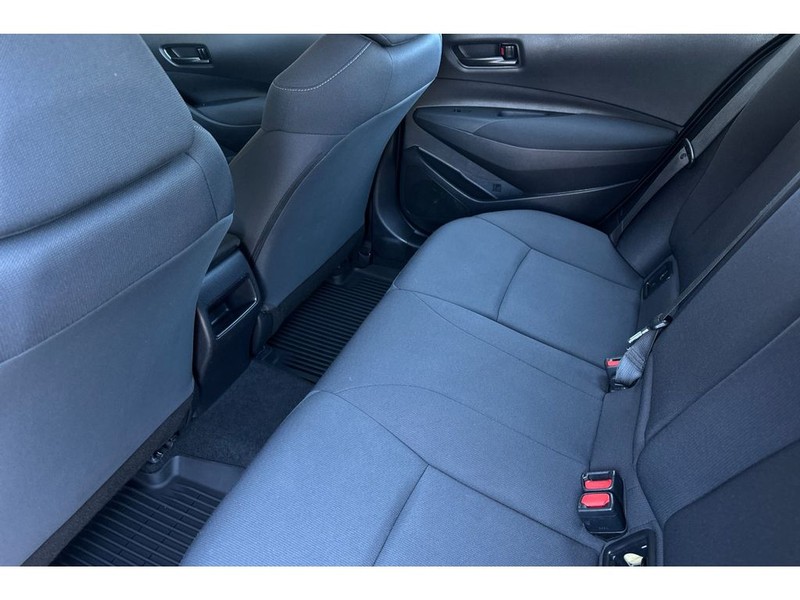 Toyota Corolla Vehicle Full-screen Gallery Image 13