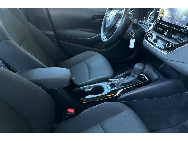 Toyota Corolla Vehicle Full-screen Gallery Image 16