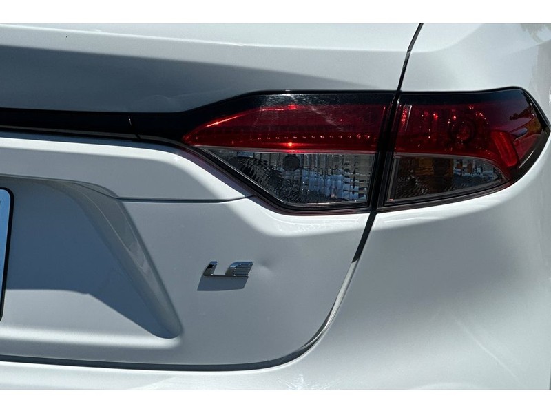 Toyota Corolla Vehicle Full-screen Gallery Image 30