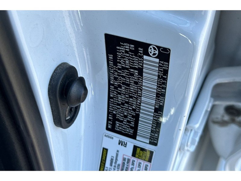 Toyota Corolla Vehicle Full-screen Gallery Image 31