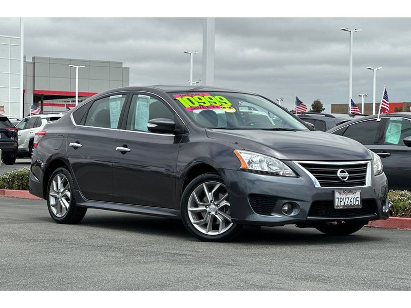 Nissan Sentra Vehicle Full-screen Gallery Image 02