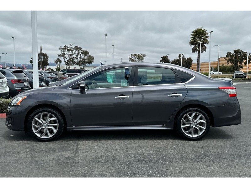 Nissan Sentra Vehicle Full-screen Gallery Image 07