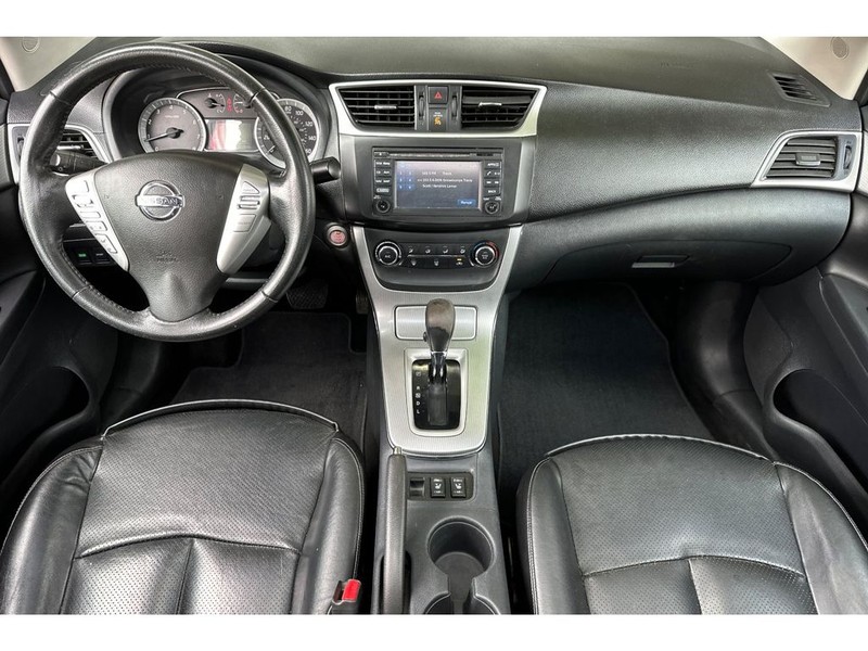 Nissan Sentra Vehicle Full-screen Gallery Image 14