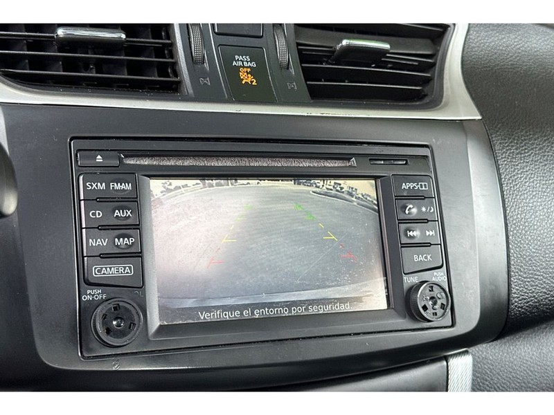 Nissan Sentra Vehicle Full-screen Gallery Image 20