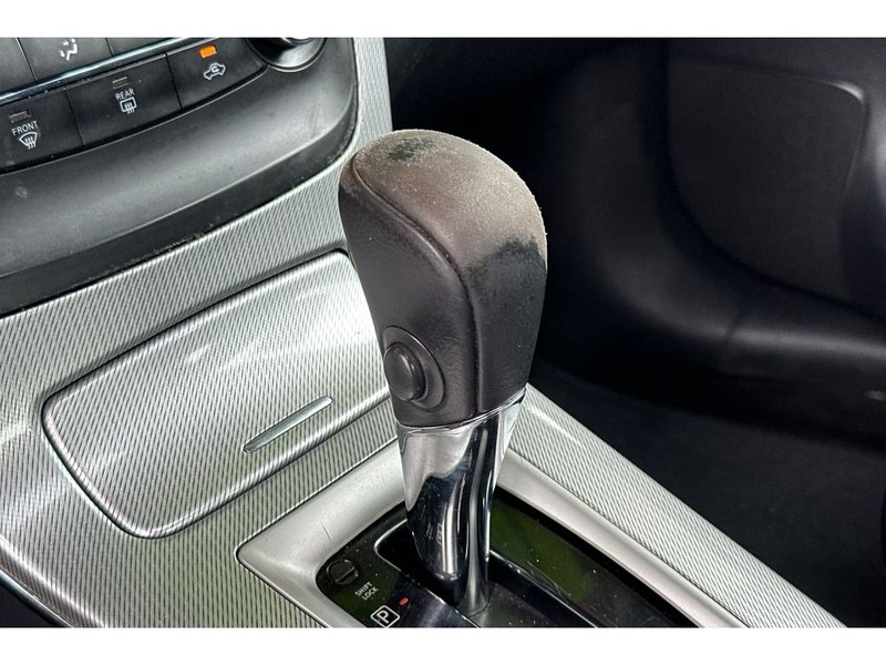Nissan Sentra Vehicle Full-screen Gallery Image 22