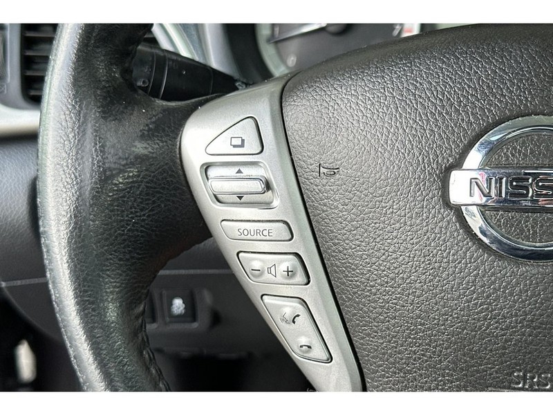 Nissan Sentra Vehicle Full-screen Gallery Image 25