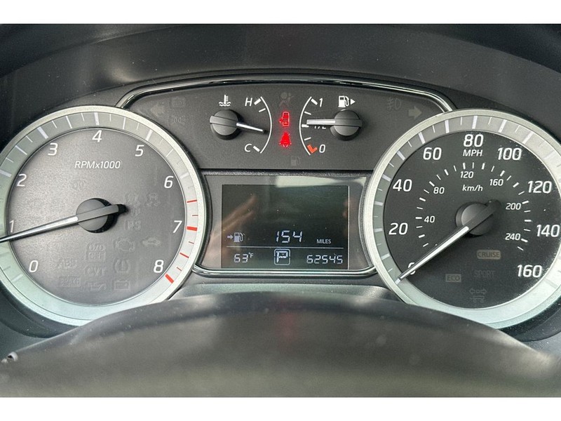Nissan Sentra Vehicle Full-screen Gallery Image 27