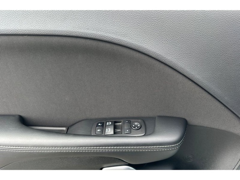 Dodge Challenger Vehicle Full-screen Gallery Image 11