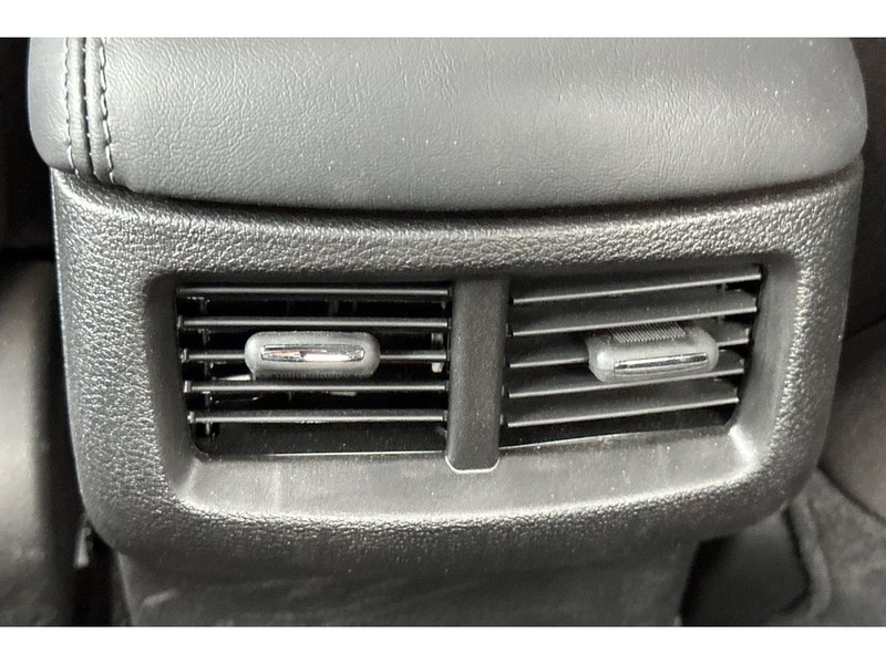 Dodge Challenger Vehicle Full-screen Gallery Image 14