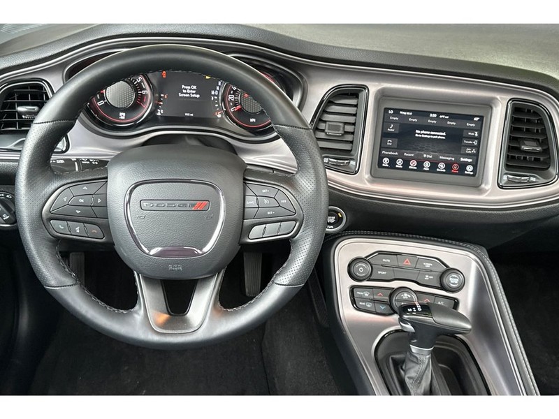 Dodge Challenger Vehicle Full-screen Gallery Image 16