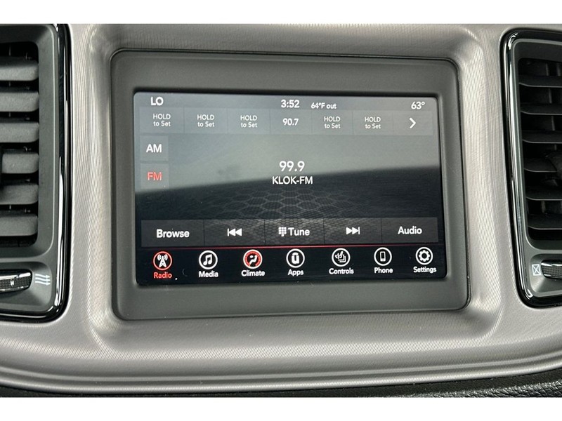Dodge Challenger Vehicle Full-screen Gallery Image 21