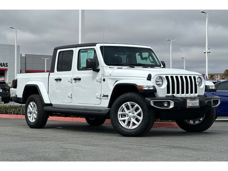 Jeep Gladiator Vehicle Full-screen Gallery Image 02