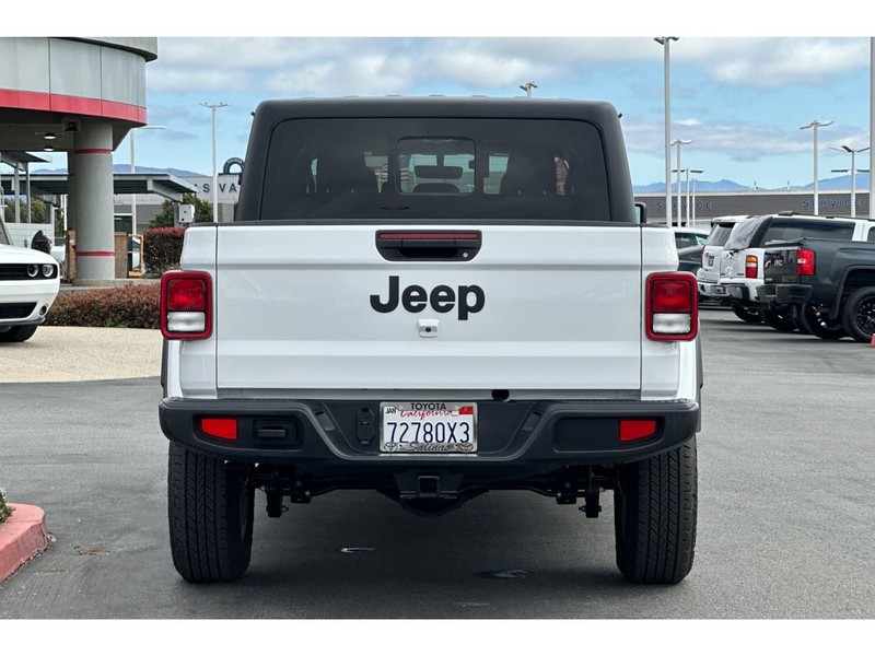 Jeep Gladiator Vehicle Full-screen Gallery Image 05