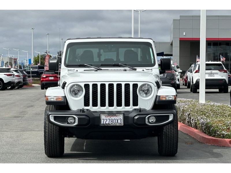 Jeep Gladiator Vehicle Full-screen Gallery Image 09