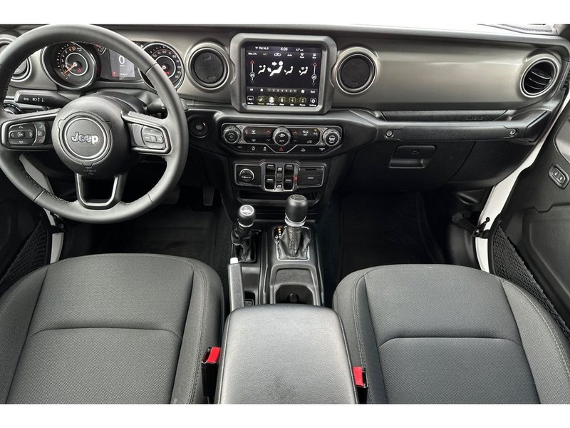 Jeep Gladiator Vehicle Full-screen Gallery Image 15