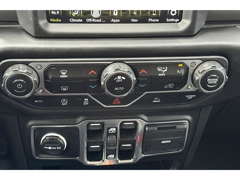 Jeep Gladiator Vehicle Full-screen Gallery Image 23