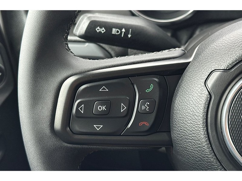 Jeep Gladiator Vehicle Full-screen Gallery Image 27