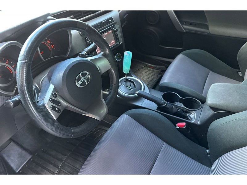 Scion tC Vehicle Full-screen Gallery Image 10