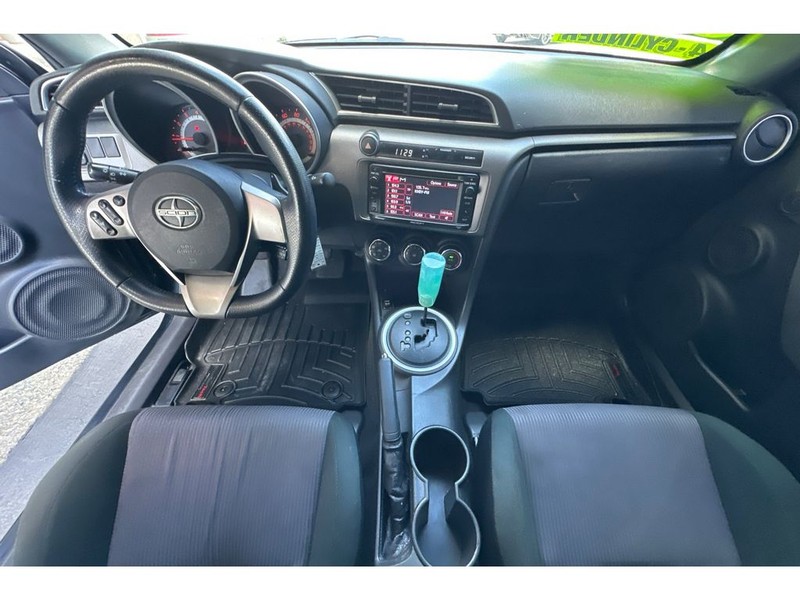 Scion tC Vehicle Full-screen Gallery Image 14