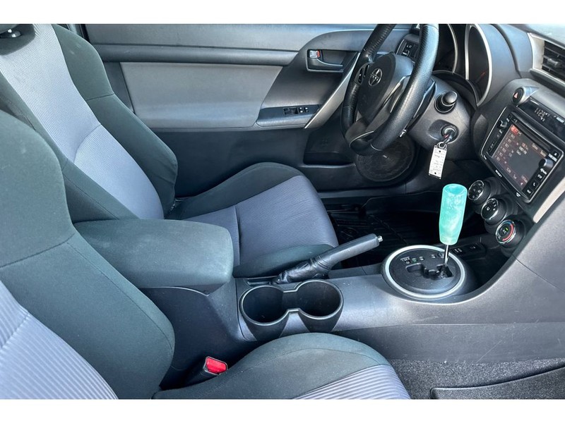 Scion tC Vehicle Full-screen Gallery Image 16