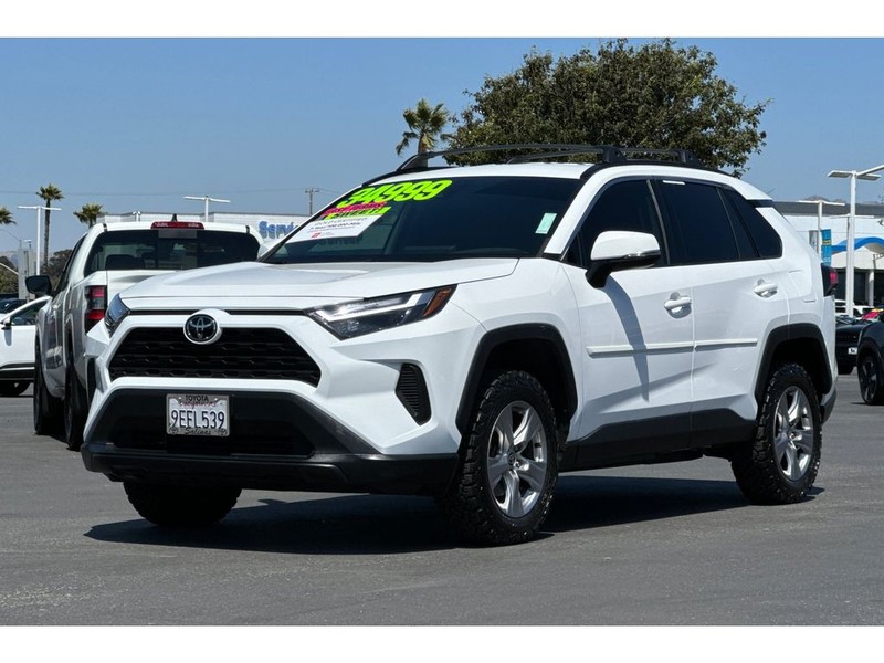 Toyota RAV4 Vehicle Full-screen Gallery Image 08