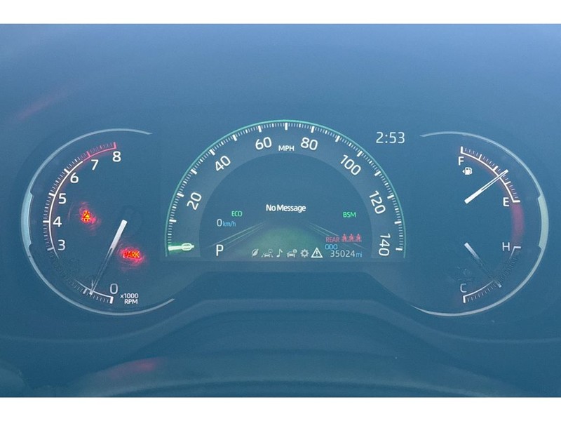 Toyota RAV4 Vehicle Full-screen Gallery Image 26