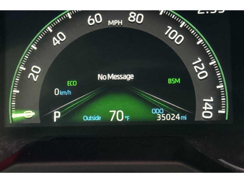 Toyota RAV4 Vehicle Full-screen Gallery Image 27