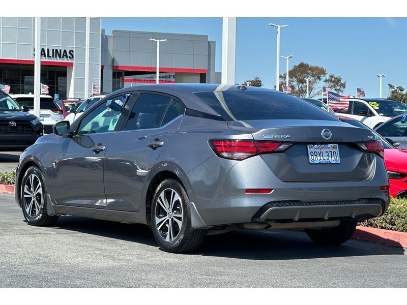 Nissan Sentra Vehicle Full-screen Gallery Image 06