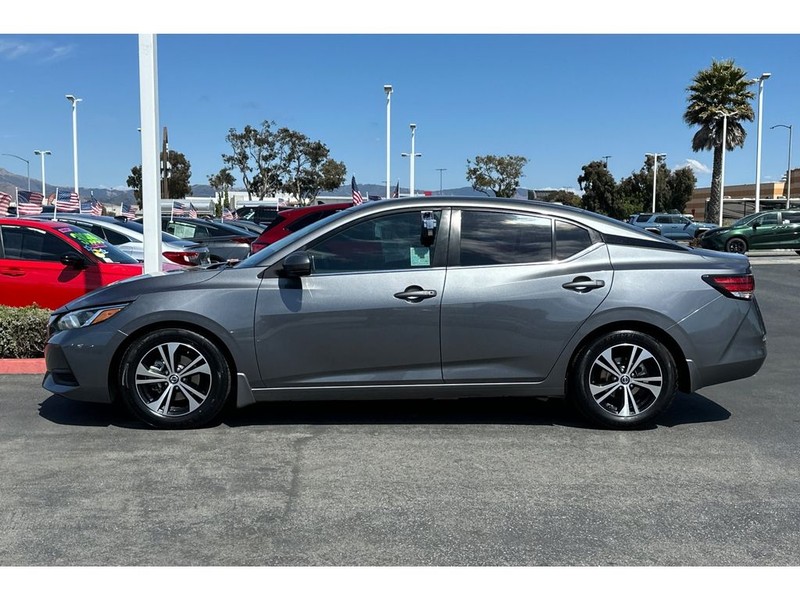 Nissan Sentra Vehicle Full-screen Gallery Image 07