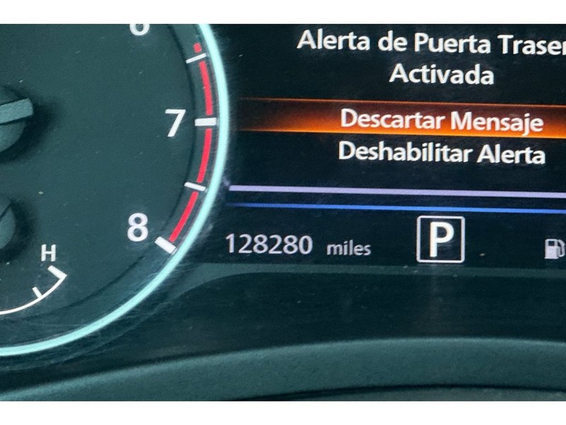 Nissan Sentra Vehicle Full-screen Gallery Image 28