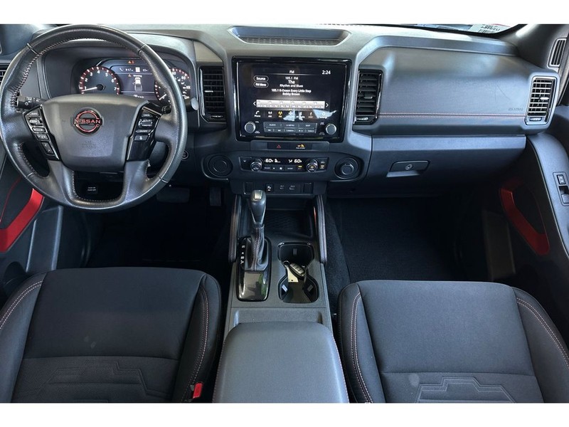Nissan Frontier Vehicle Full-screen Gallery Image 14