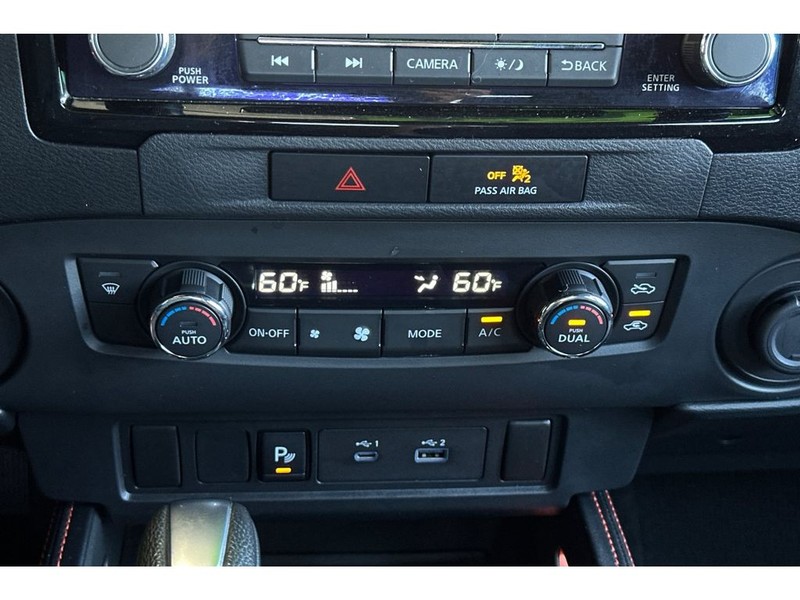 Nissan Frontier Vehicle Full-screen Gallery Image 22